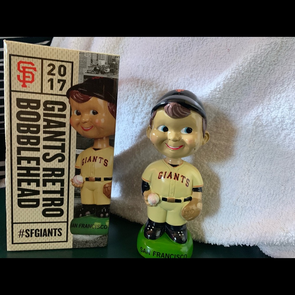 Bobble head